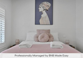 The Elm Apartments - The Pink Room